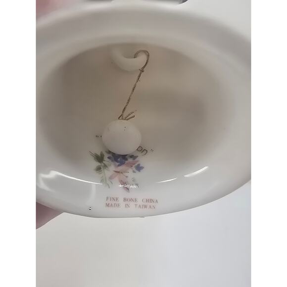 Vintage Taiwan Bone China Bell Floral Butterfly Collectible Gift - Picture 4 of 4